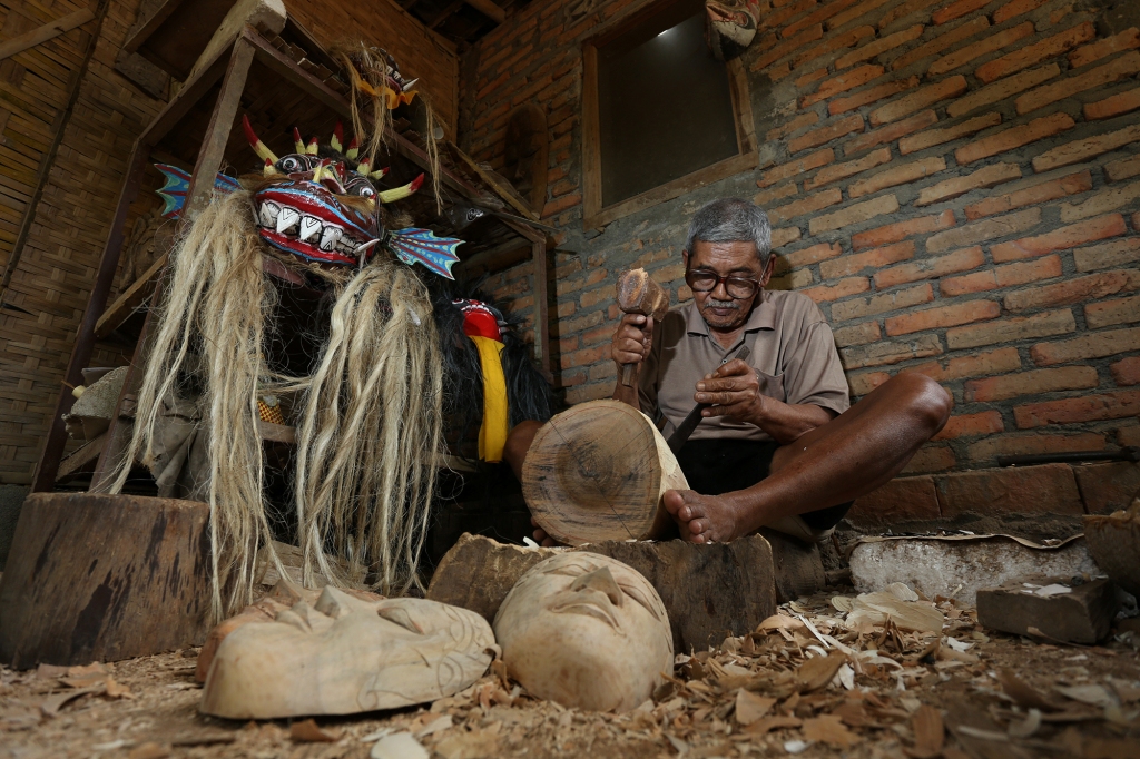 Kerajinan Topeng