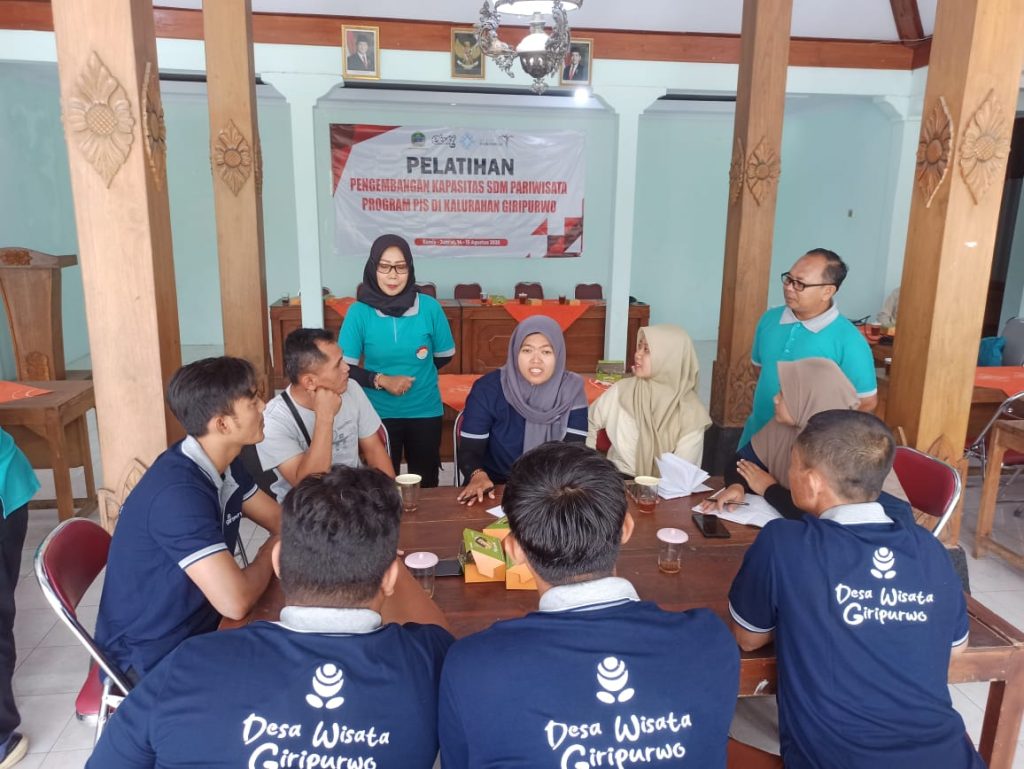 Pelatihan Peningkatan Kapasitas SDM Pariwisata Berbasis SKKNI Digelar di Desa Giripurwo Kabupaten Gunungkidul