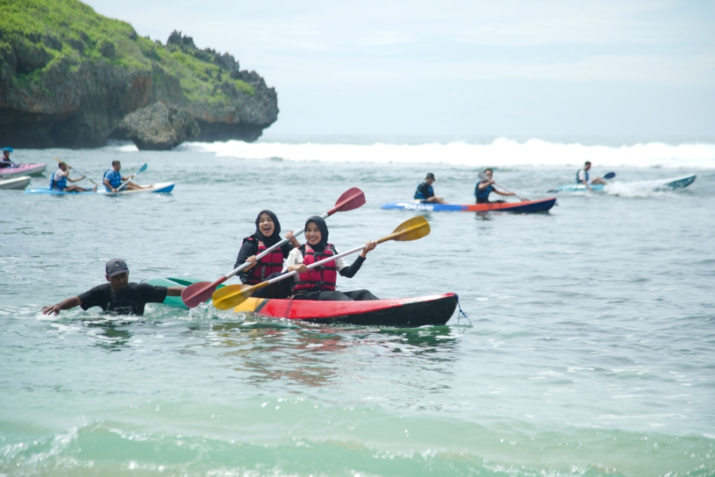 Hari Kedua Famtrip “Jelajah Gunungkidul” 2025: Menjelajahi Pesona Bahari De Rocka, Budaya Jemparingan di Wunung Giri Selo, dan Konservasi Hutan di Wanagama Edu Forest