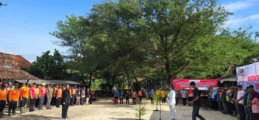 Gotong Royong Pariwisata Tahun 2026 dan Penanaman Pohon Pandan di Pantai Sepanjang