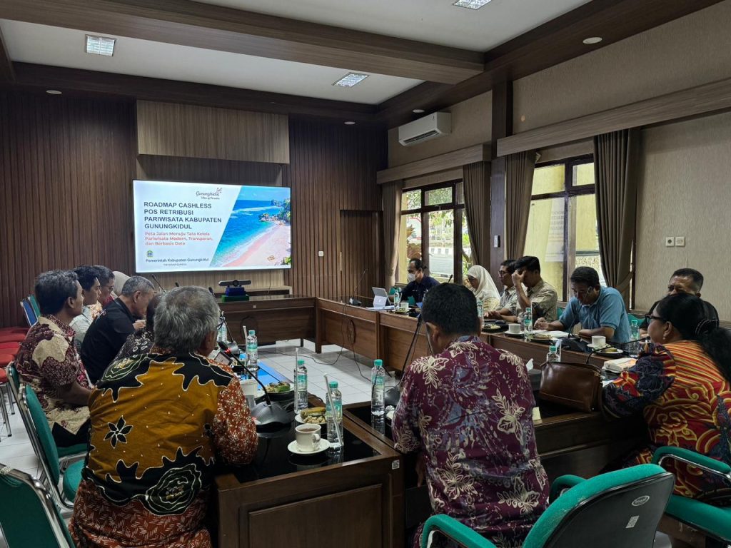 Rapat Tentang Roadmap Cashless Pembayaran Pos Retribusi