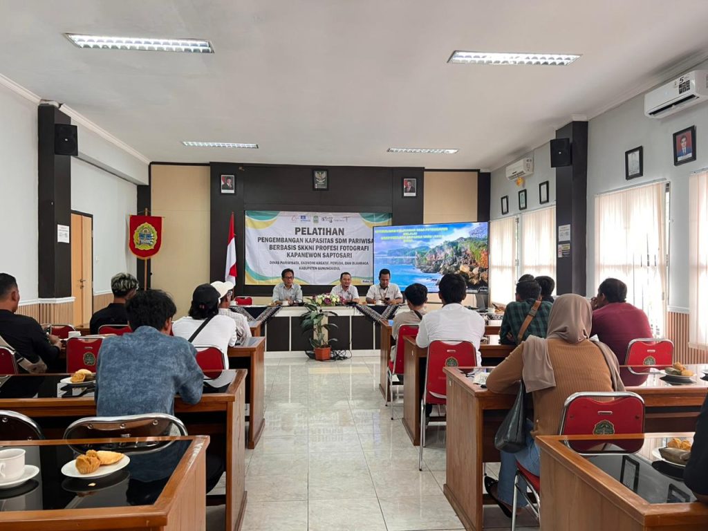 Pelatihan Pengembangan Kapasitas SDM Pariwisata Berbasis SKKNI Profesi Fotografi di Kapanewon Saptosari
